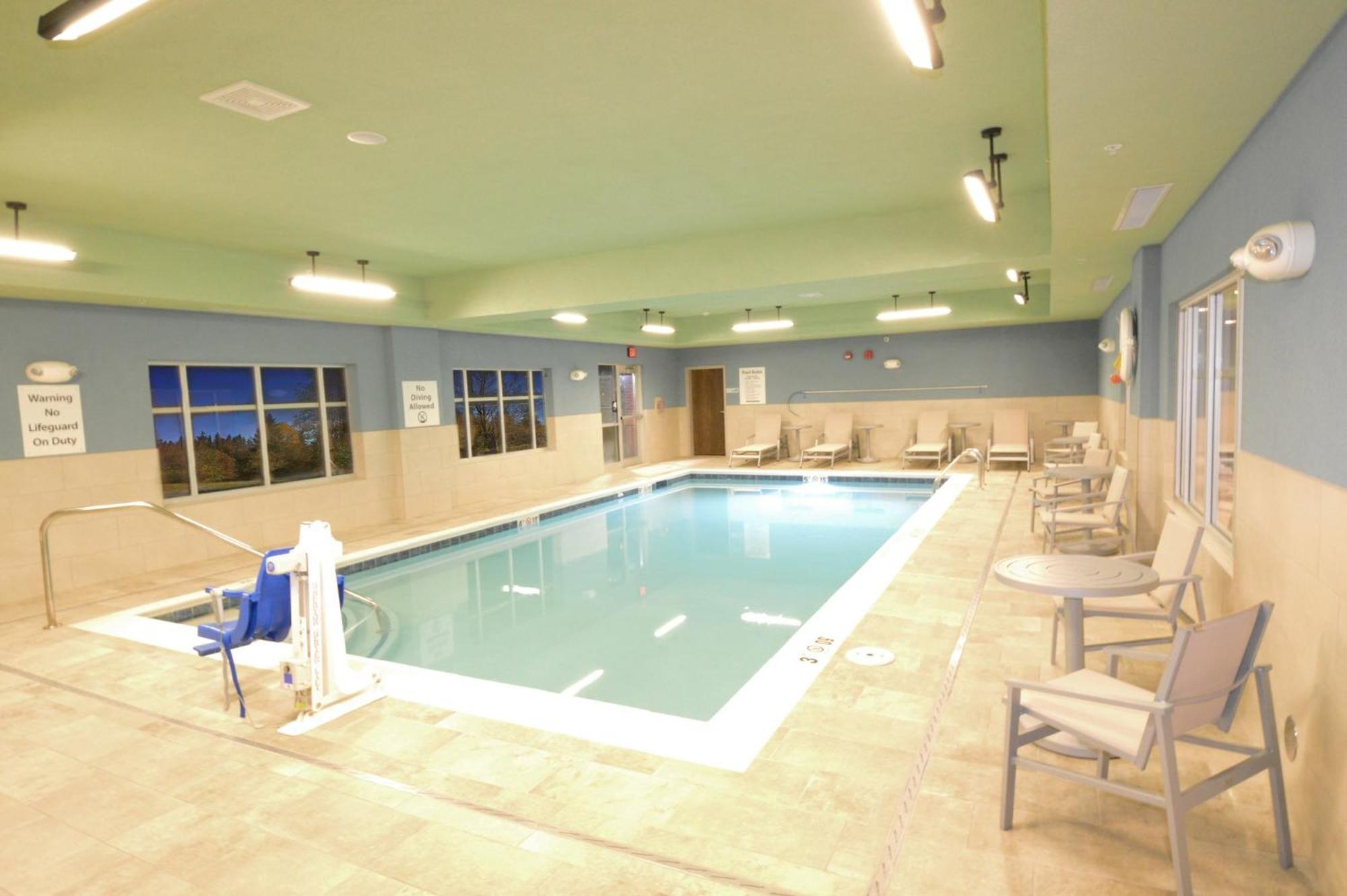 Holiday Inn Express & Suites Toledo West By Ihg Экстерьер фото